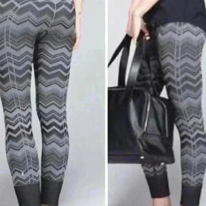 Lululemon, Ebb to Street, Chevron, Heavy Weight Leggings, Grey, Black, Size 8